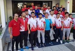 Genç güreşçiler Bulgaristan'da madalya kovalayacak