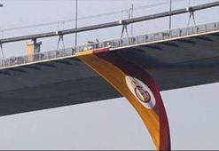 Köprüdeki Galatasaray bayrağı kesildi