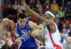 Anadolu Efes 84-70 Olympiakos