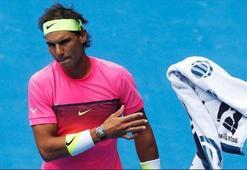 Rafael Nadal havlu attı