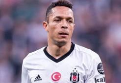 Beşiktaşlı Adriano'yla ilgili flaş transfer gelişmesi!