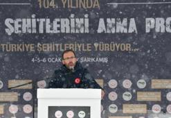Bakan Kasapoğlu Şehit Mehmetçikler'in kardan heykellerinin açılışına katıldı