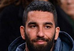 Medipol Başakşehirli Arda Turan kaza atlattı