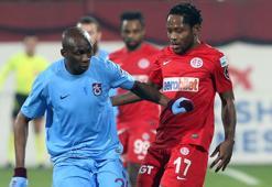 Trabzonspor'da Mbia sürprizi