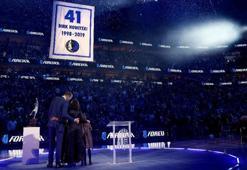 Dallas'ta Dirk Nowitzki'nin forması emekli edildi