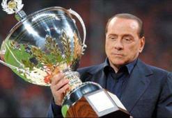 Berlusconi fena rezil oldu