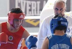 Genç boksör ringde fenalaştı
