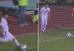 Kadın futbolcudan dünya rekoru! 1 maçta kornerden 2 gol!