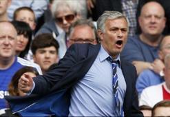Mourinho şampiyonluğu kazanınca bakın ilk ne yaptı!