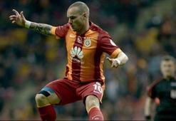 Sneijder: Sözleşmeyi değil iki kupayı düşünüyorum