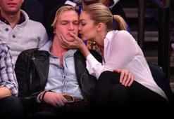 Kiss cam çılgınlığı ünlü modeli rezil etti!