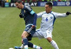 El Salvador-Arjantin maçında skandal olay!
