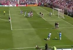 David Villa kendini rezil etti