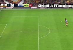 'Muslera kırmızı görmeliydi!'