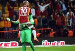 Muslera ve Sneijder'dan Japonca