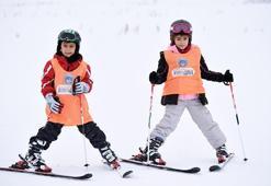 Türkiye'nin en büyük kayak okulu Spor AŞ'de