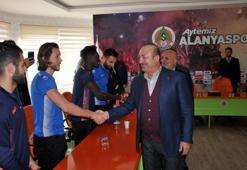 Mevlüt Çavuşoğlu'ndan Alanyaspor'a ziyaret