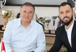 Son dakika! Başakşehir Emre Çolak'ı transfer etti