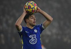 Barcelona, Cesar Azpilicueta ile anlaşmaya vardı