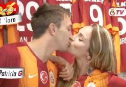 Muslera ve Patricia'dan sevgililer gününe özel...
