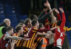 Bradford soyunma odasına çıldırdı