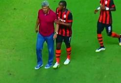Mircea Lucescu hazırlık maçında çıldırdı, sahaya girdi