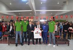 Karesisporlu basketbolcular Bigadiç'te