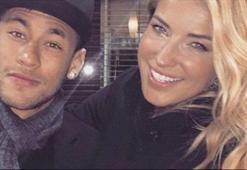 Neymar, Burcu Esmersoy'u takibe aldı