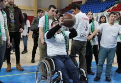 "Sporda engel yok" dediler sahaya girdiler