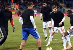 Futbol maçında 'Charli Hebdo'yu unutmadılar