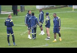 Emenike - Alves arasında gerginlik