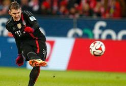 Bastian Schweinsteiger topu tam 90'a yolladı