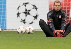 Manuel Neuer'e bacak arası