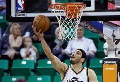 Enes Kanter'den muhteşem smaç!