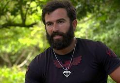 Survivor Turabi, uçakta olay çıkaran yolcuyu bağladı!
