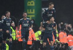 Arsenal, Norwich City'yi 5-0'la geçti!
