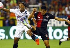 Ronaldinho'dan enfes kafa golü