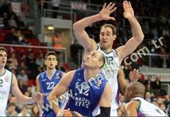Anadolu Efes 74-70 Unicaja Malaga