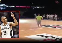 Tony Parker imkânsızı gerçekleştirdi!