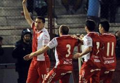 Riquelme'den bir efsane frikik daha