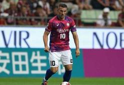 Lukas Podolski ince gördü!