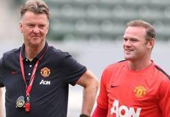 Rooney attı, Van Gaal çıldırdı!