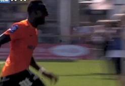 Kırmızı karta inanılmaz tepki!