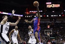 Pistons, Spurs'u son saniyede devirdi