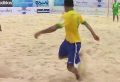 Plaj futbolunda asrın golü!