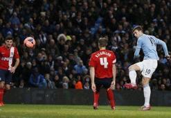 Edin Dzeko fena astı