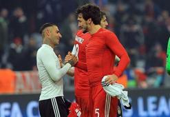 Maç bitti Bayern Münihli oyuncular Quaresma'ya koştu!