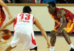 Cim Bom son saniyede kaybetti: 75-74