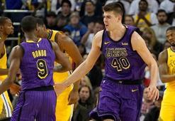 Lakers deplasmanda kazandı