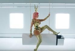 Jelena Karleusa, tavşan kıyafetiyle büyüledi!